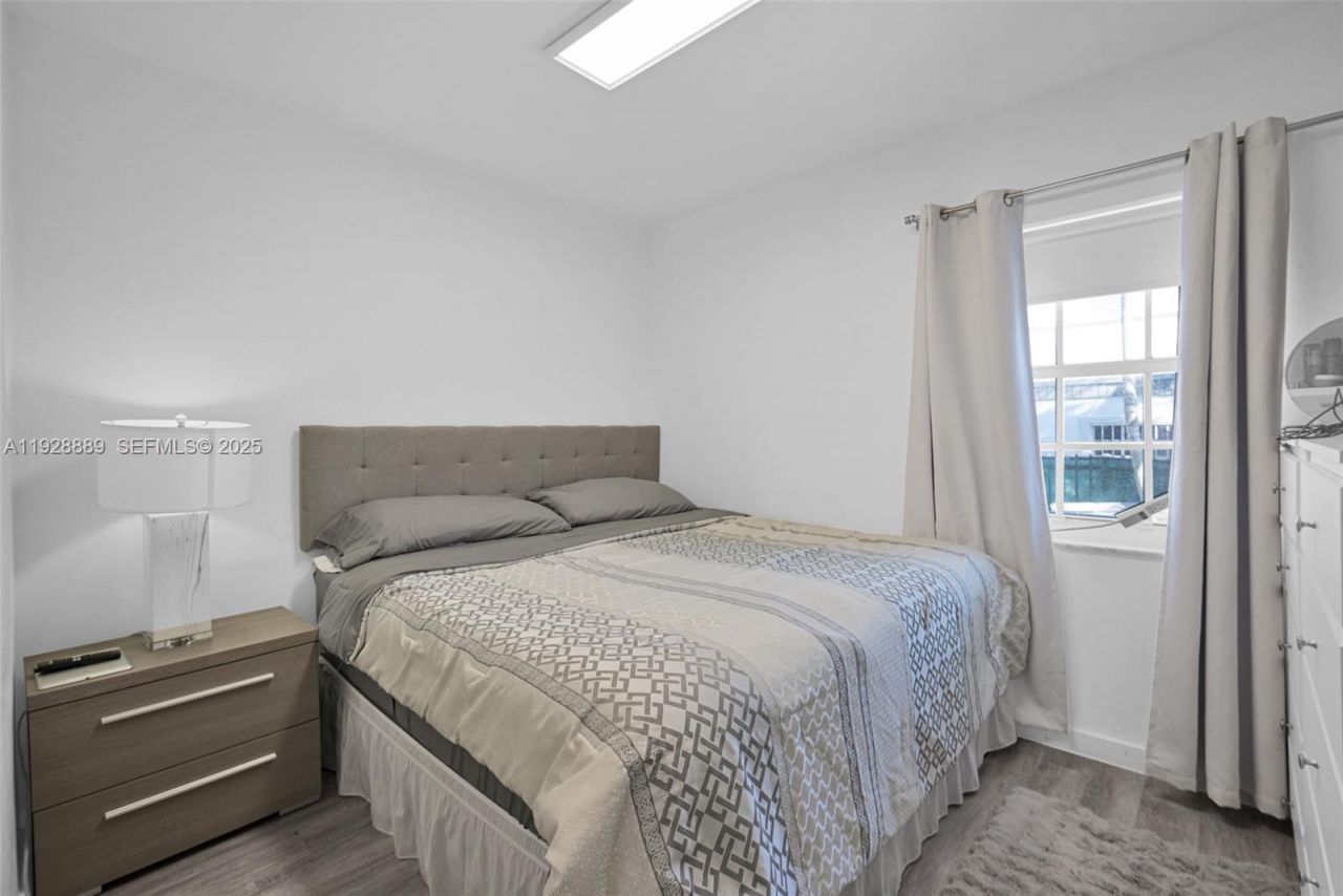 3711 SW 27th Ter, Miami, FL 33134 Photo