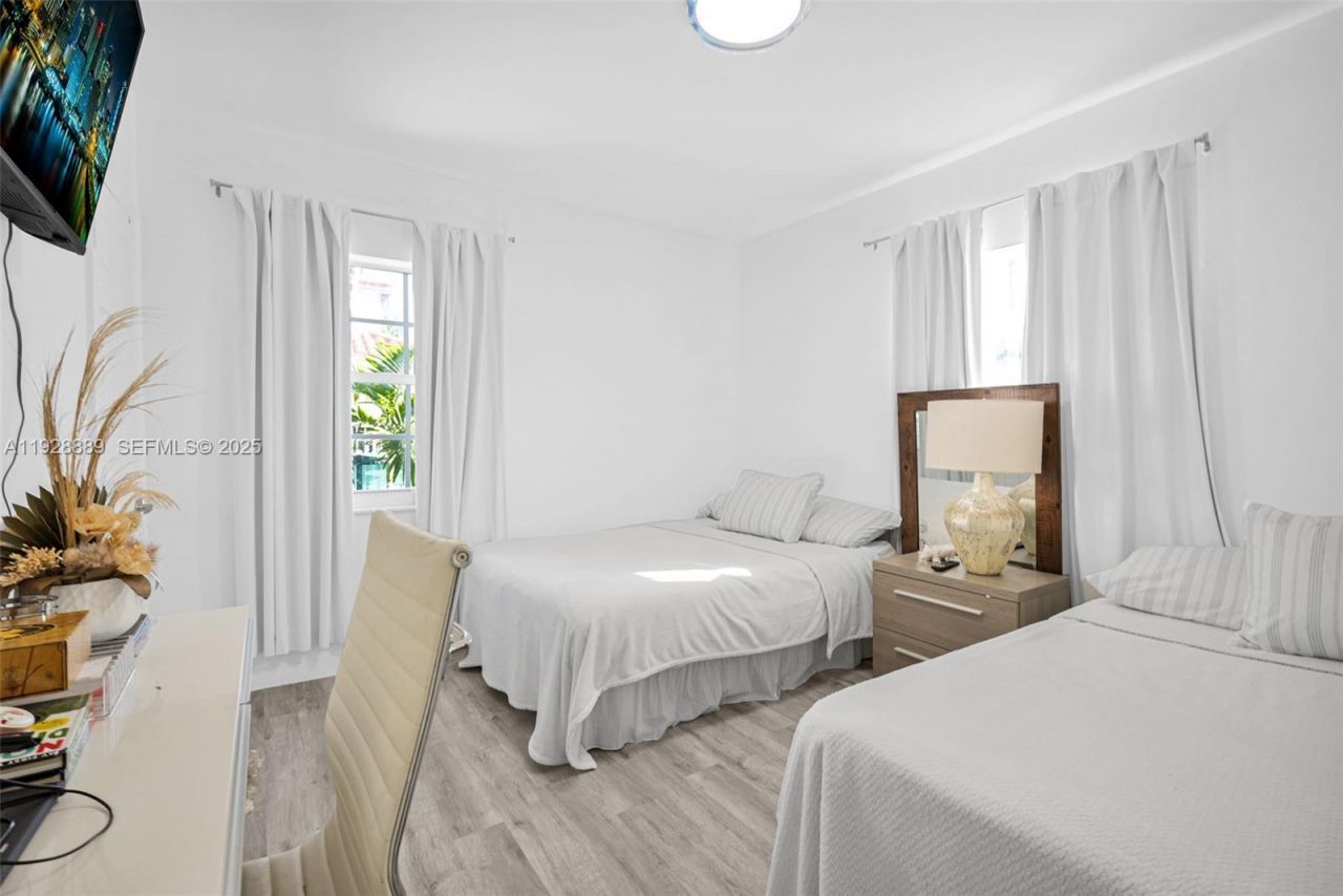 3711 SW 27th Ter, Miami, FL 33134 Photo