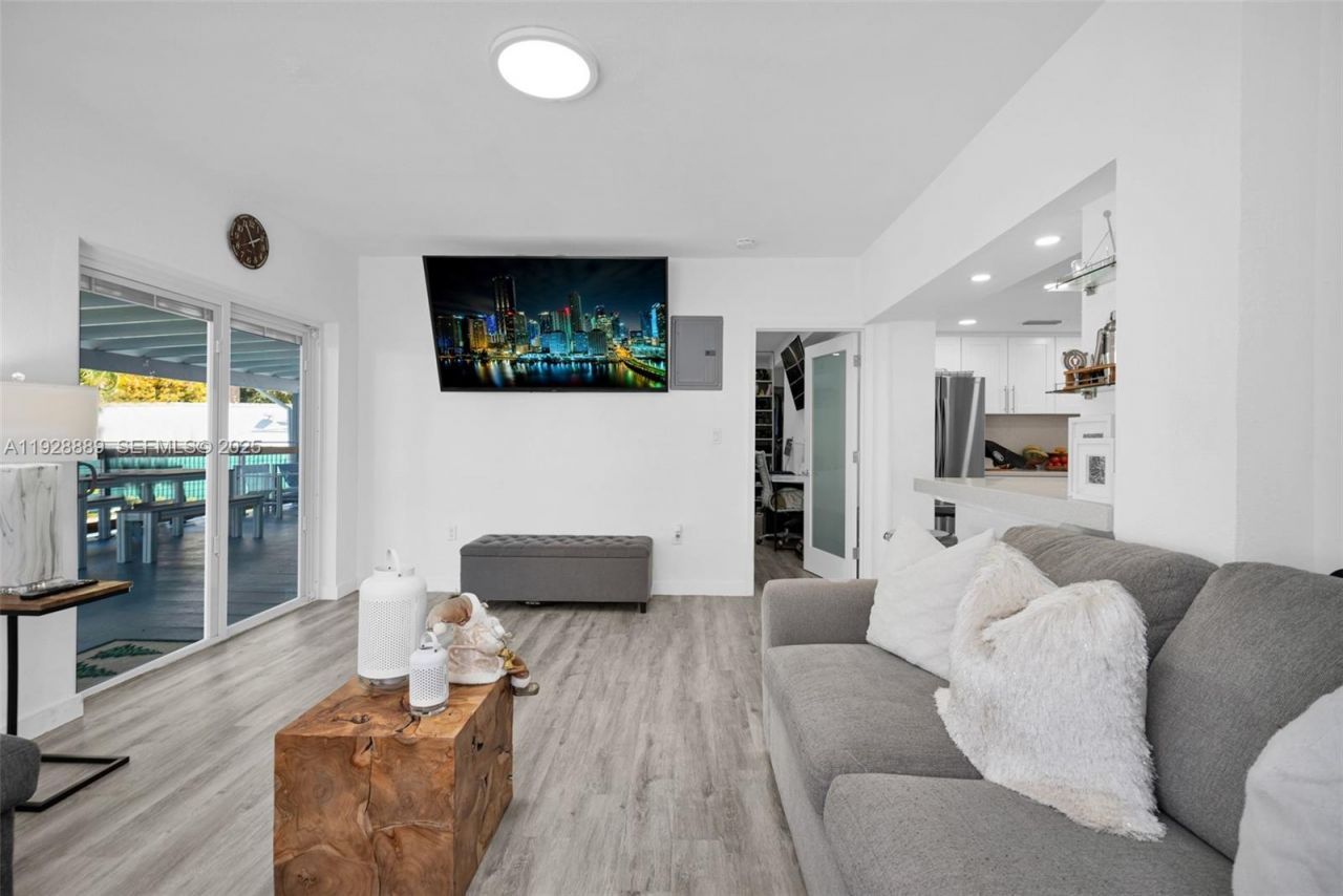 3711 SW 27th Ter, Miami, FL 33134 Photo