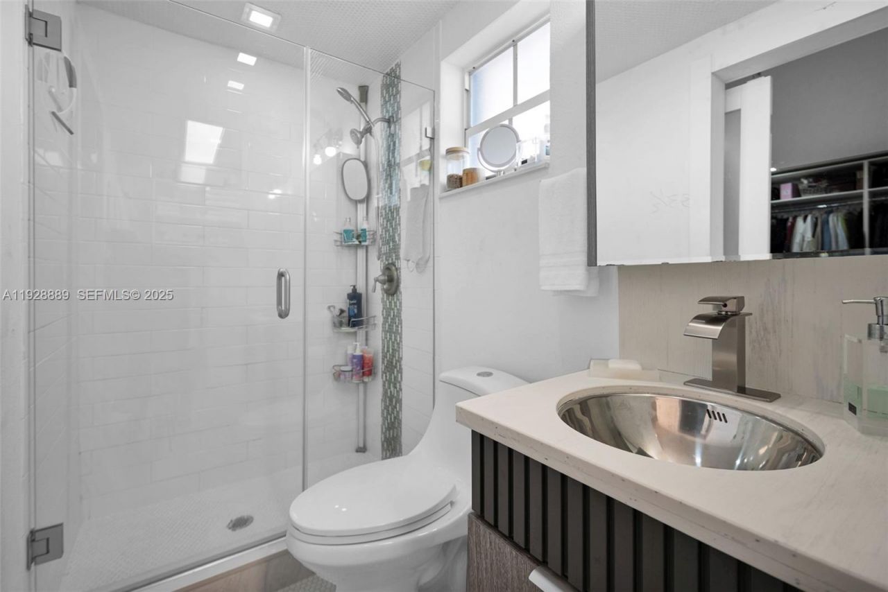 3711 SW 27th Ter, Miami, FL 33134 Photo