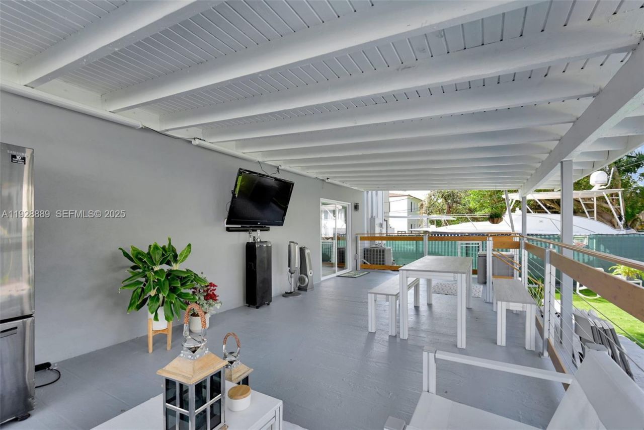 3711 SW 27th Ter, Miami, FL 33134 Photo