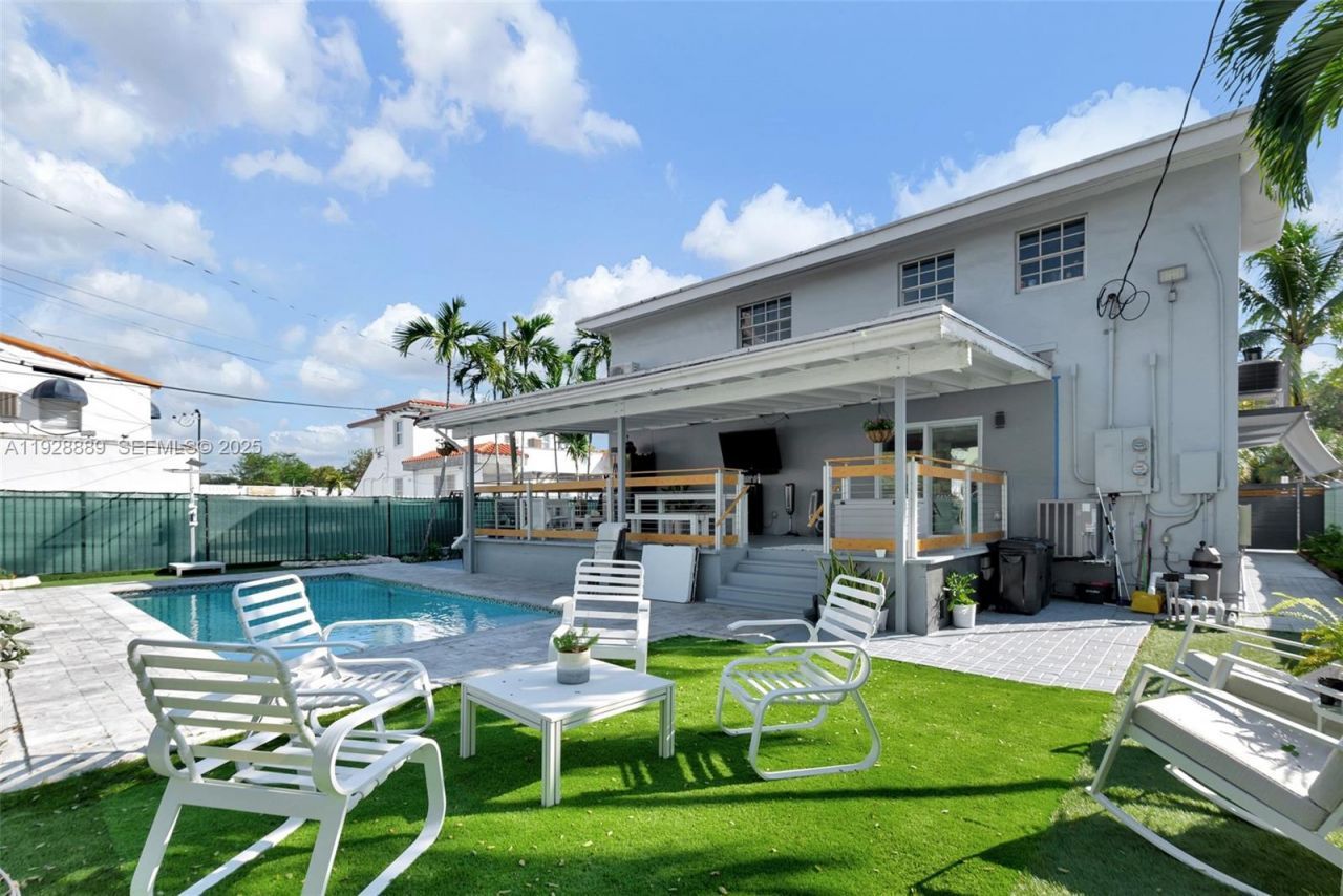 3711 SW 27th Ter, Miami, FL 33134 Photo