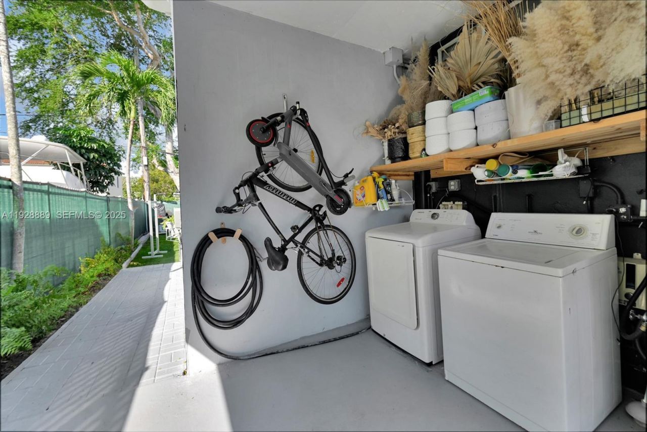 3711 SW 27th Ter, Miami, FL 33134 Photo