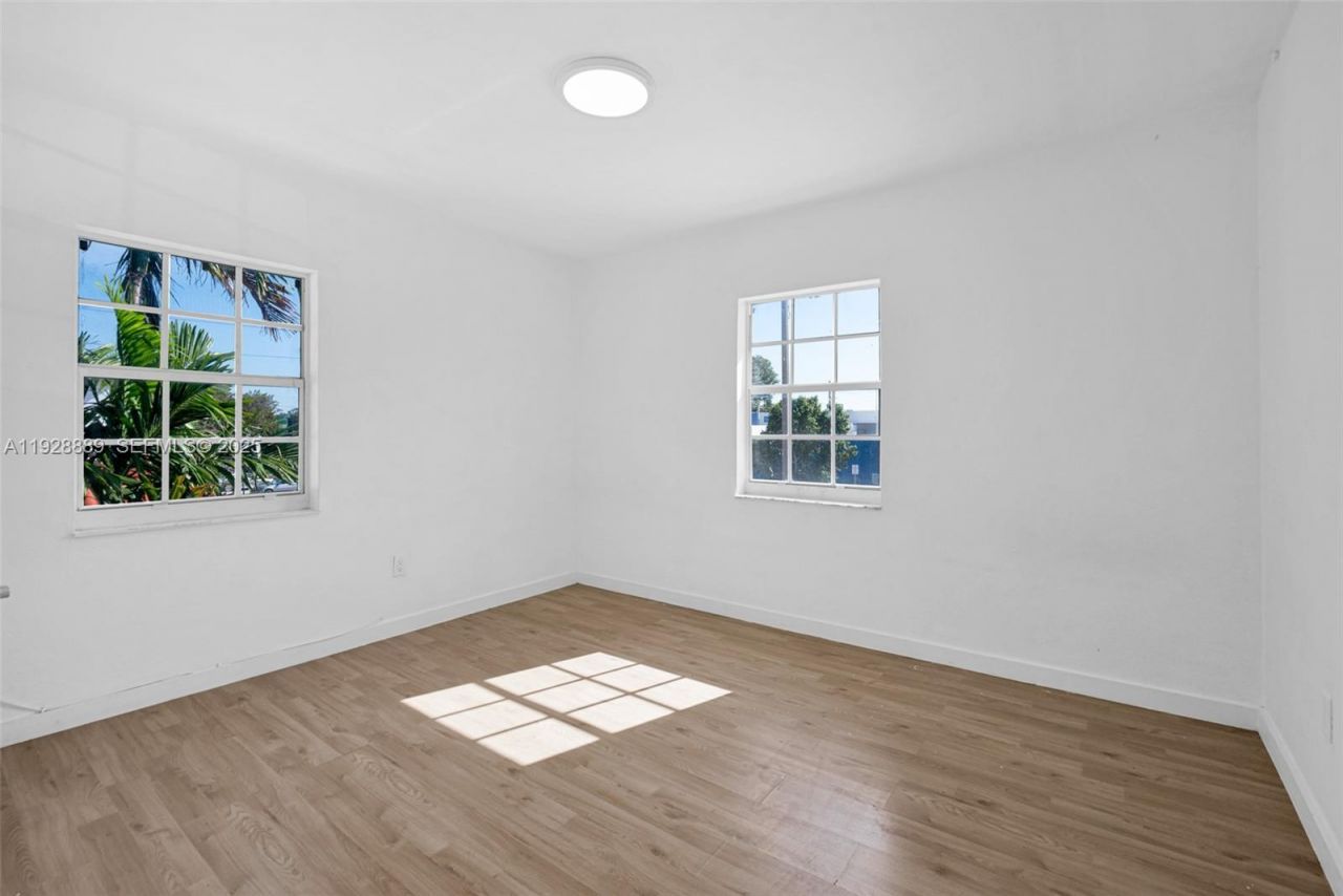 3711 SW 27th Ter, Miami, FL 33134 Photo