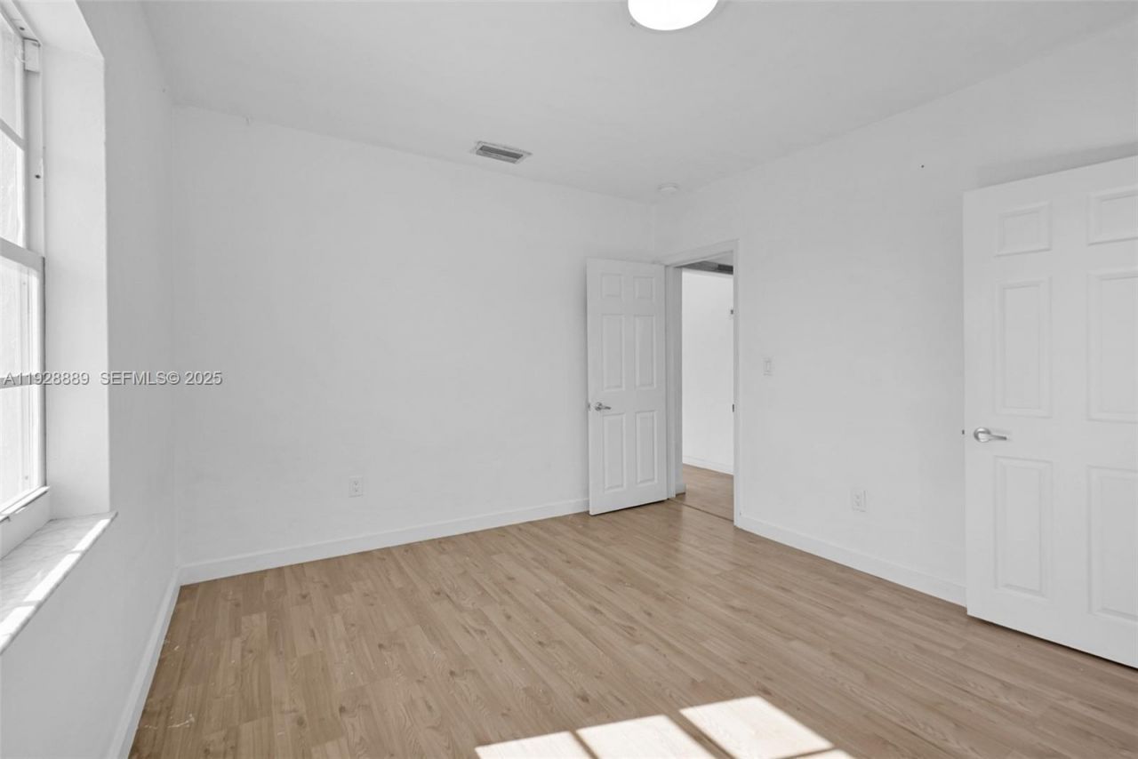 3711 SW 27th Ter, Miami, FL 33134 Photo