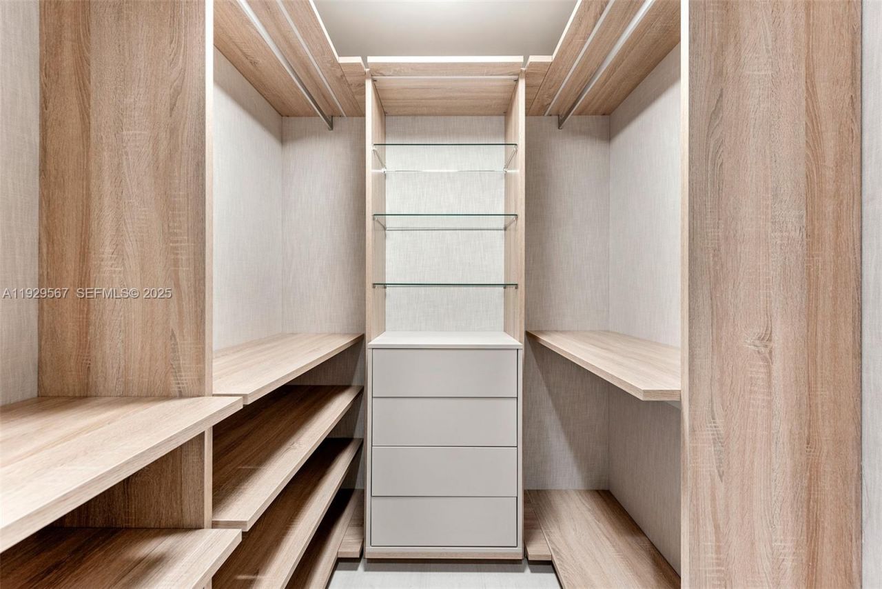 1000 Brickell Plz, Unit 4005, Miami, FL 33131 Photo