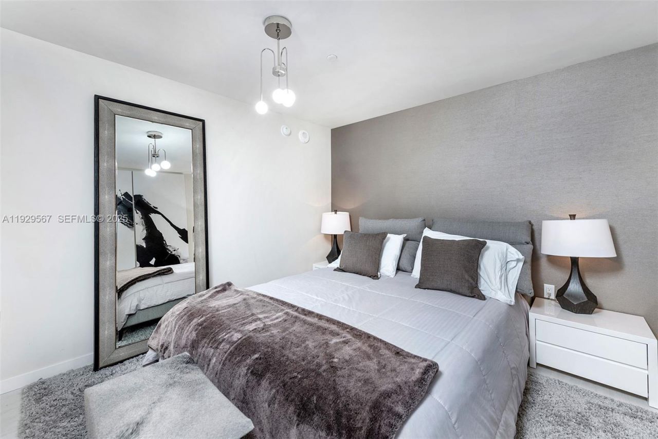 1000 Brickell Plz, Unit 4005, Miami, FL 33131 Photo