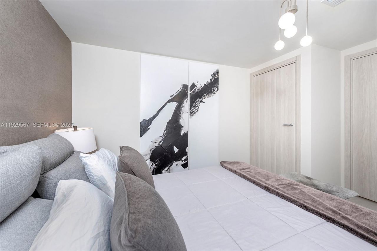 1000 Brickell Plz, Unit 4005, Miami, FL 33131 Photo