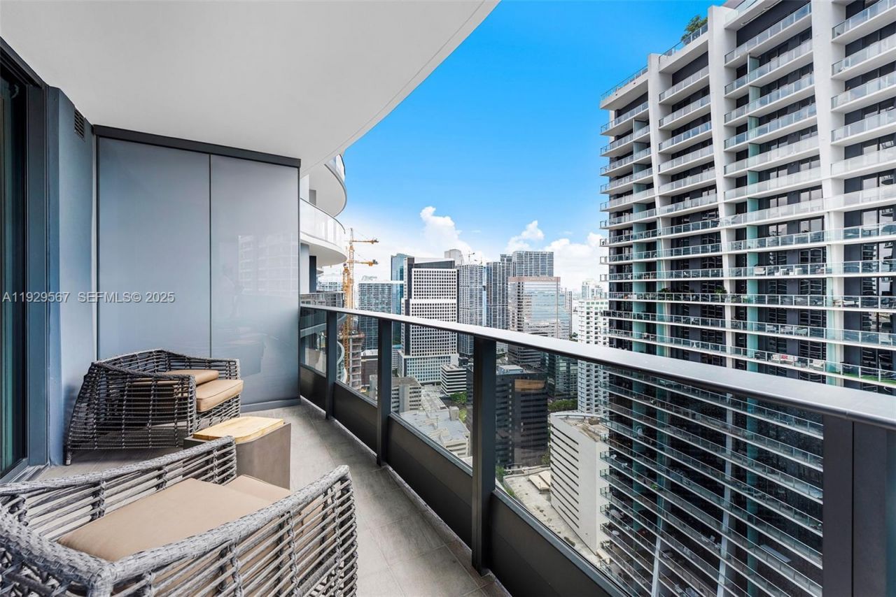 1000 Brickell Plz, Unit 4005, Miami, FL 33131 Photo