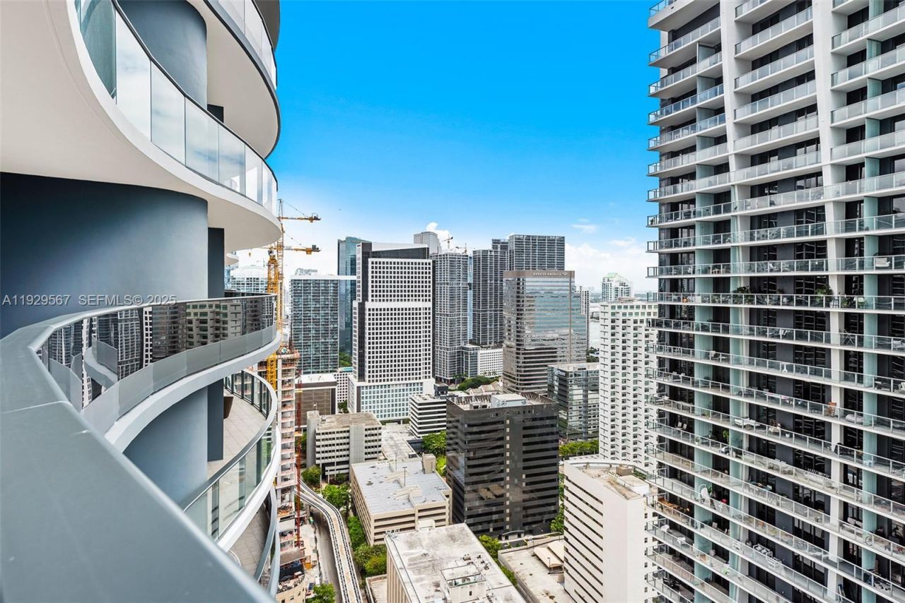 1000 Brickell Plz, Unit 4005, Miami, FL 33131 Photo