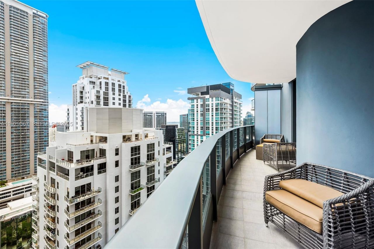 1000 Brickell Plz, Unit 4005, Miami, FL 33131 Photo