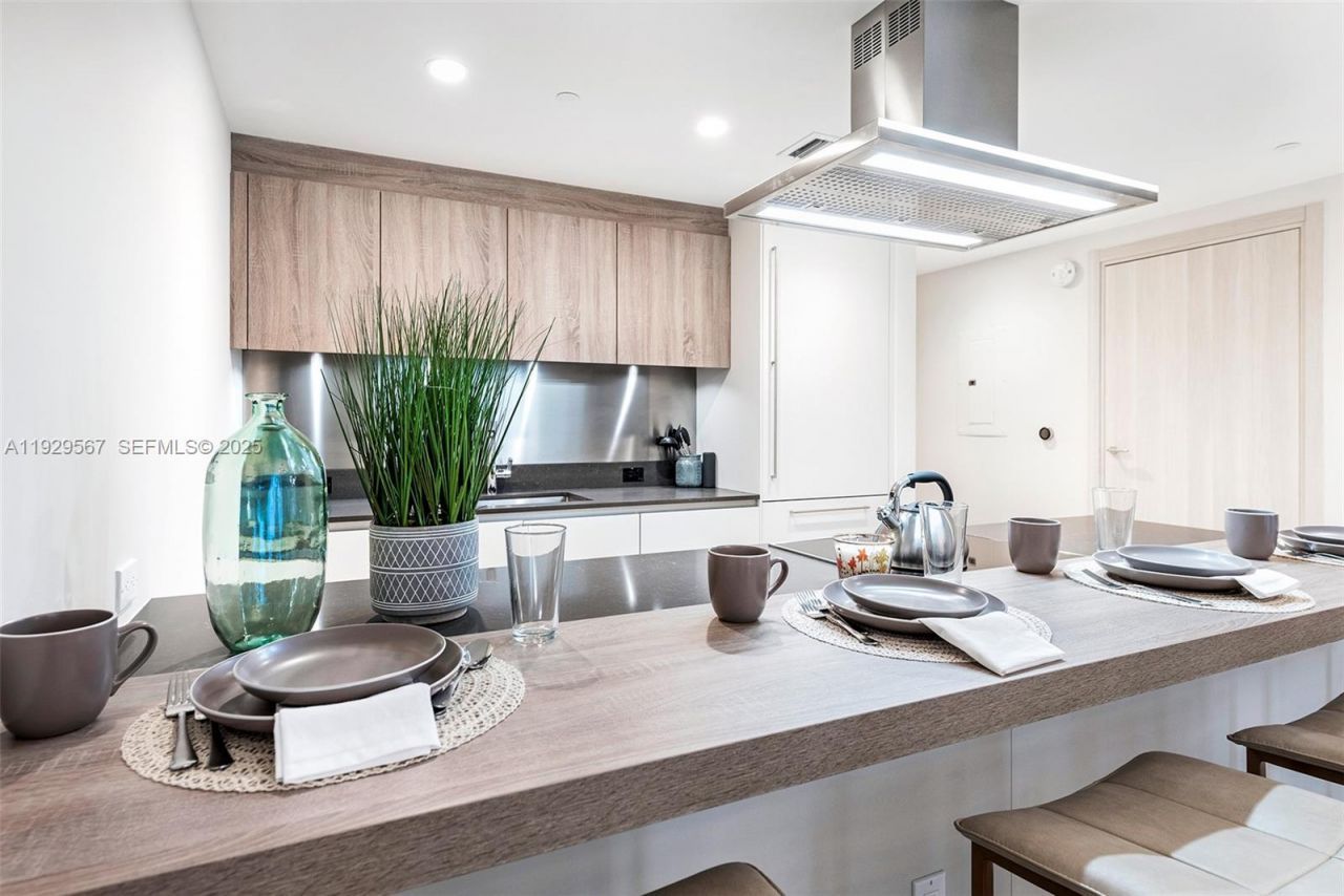 1000 Brickell Plz, Unit 4005, Miami, FL 33131 Photo