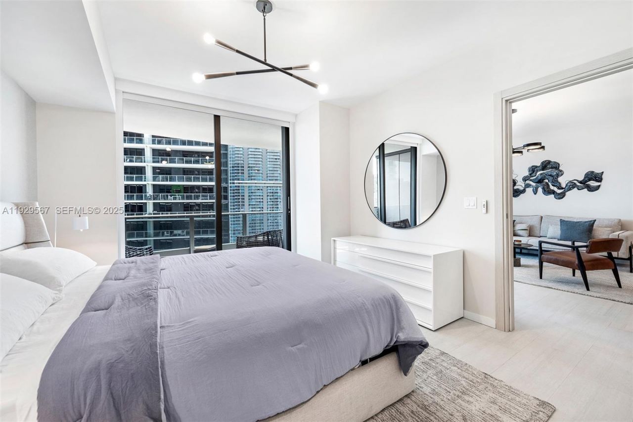 1000 Brickell Plz, Unit 4005, Miami, FL 33131 Photo