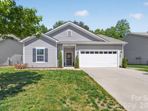 202 Paradise Hills Circle, Mooresville, NC 28115