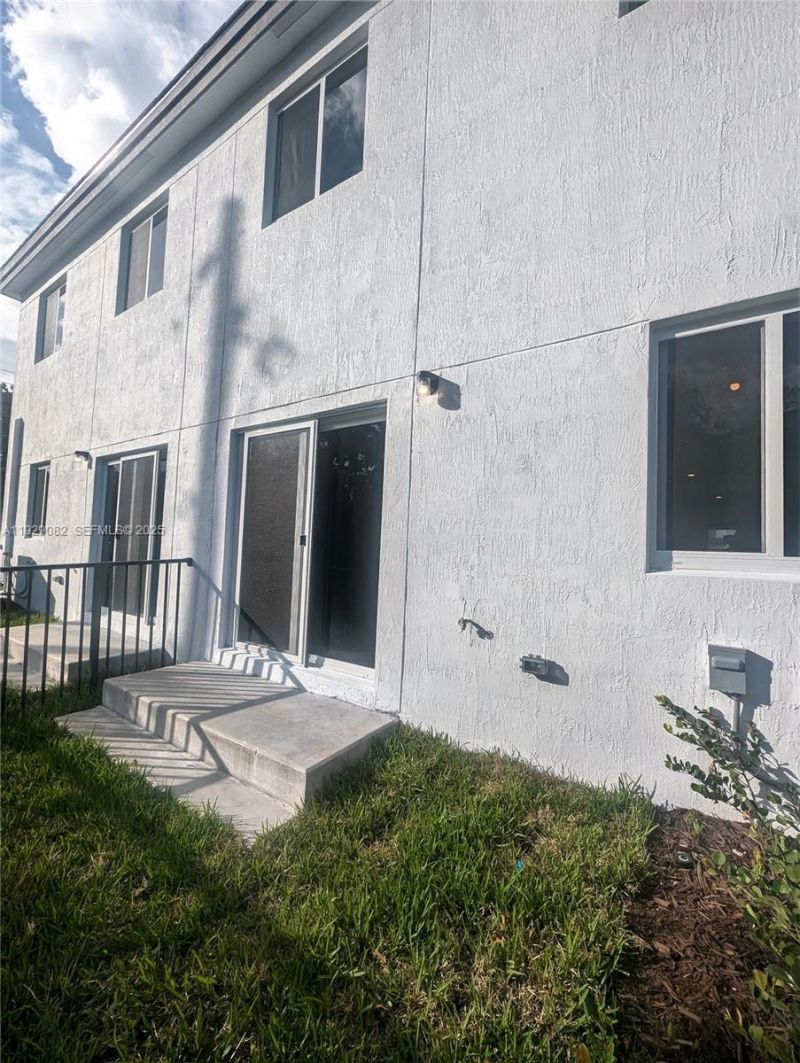 5180 SW 37th St, Unit 5180, Pembroke Park, FL 33023 Photo