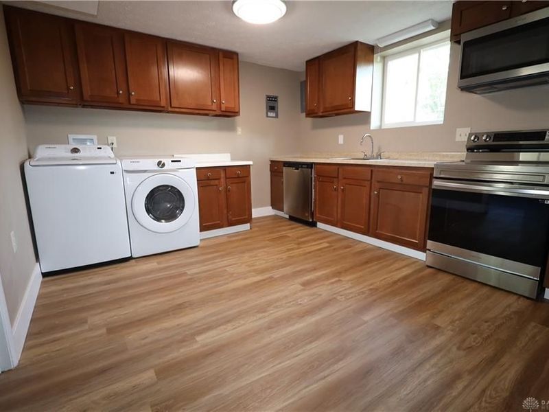 7967 Washington Park Drive, Dayton, OH 45459 Photo 9