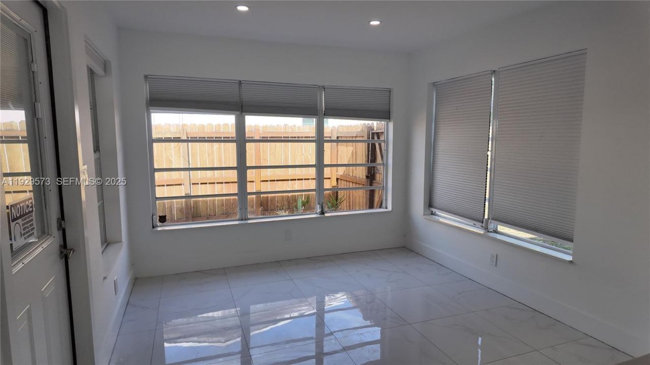 2100 N 57th Way, Hollywood, FL 33021 Photo