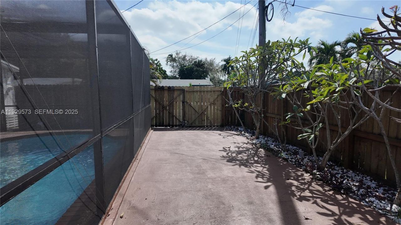 2100 N 57th Way, Hollywood, FL 33021 Photo