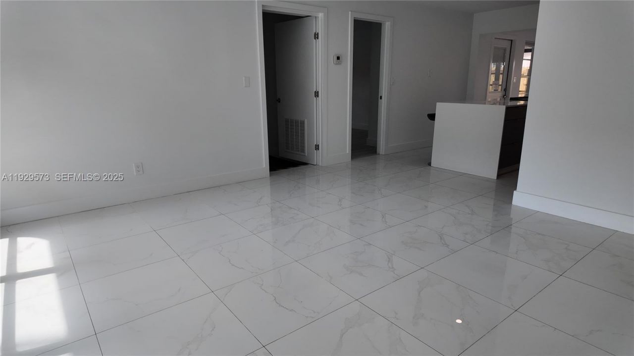 2100 N 57th Way, Hollywood, FL 33021 Photo
