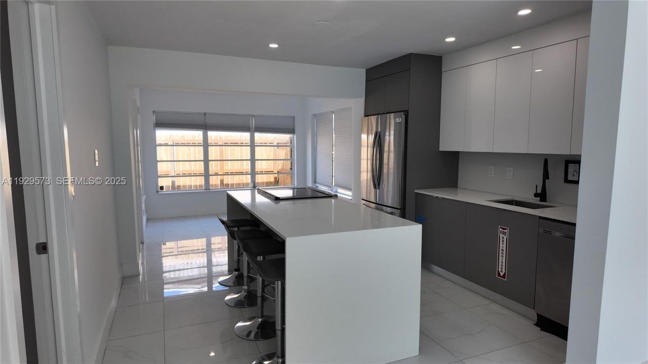 2100 N 57th Way, Hollywood, FL 33021 Photo