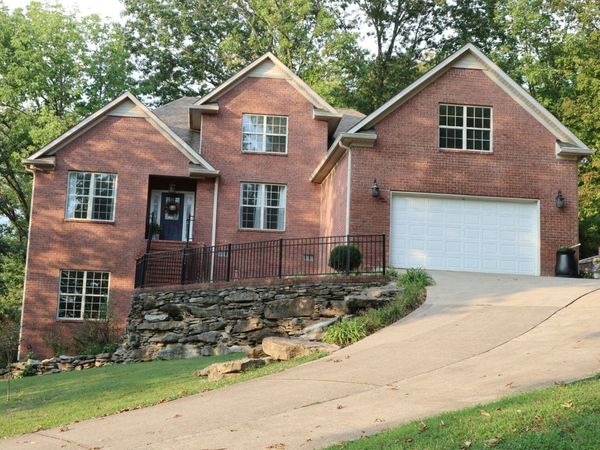 1604 Becca Ln, Columbia, TN 38401