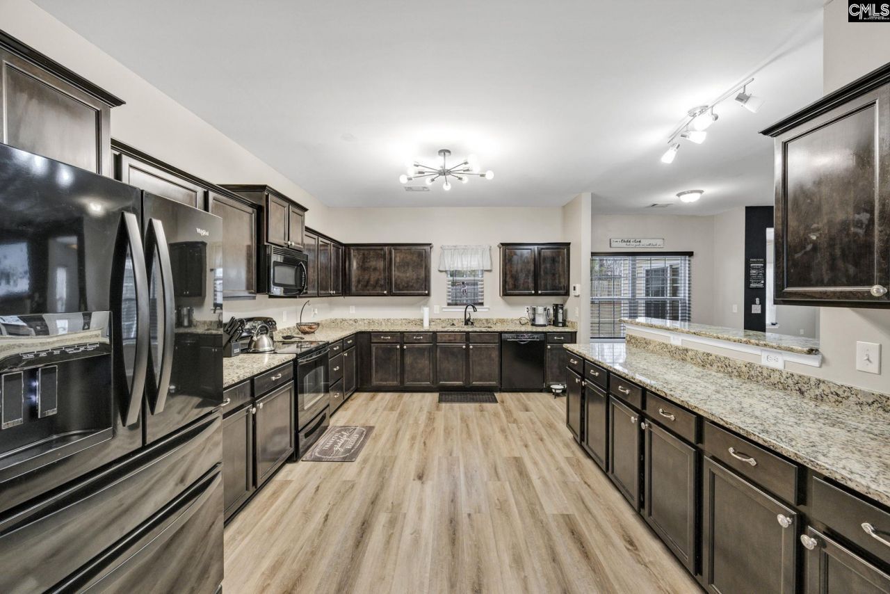 461 Edenhall Drive Photo 10