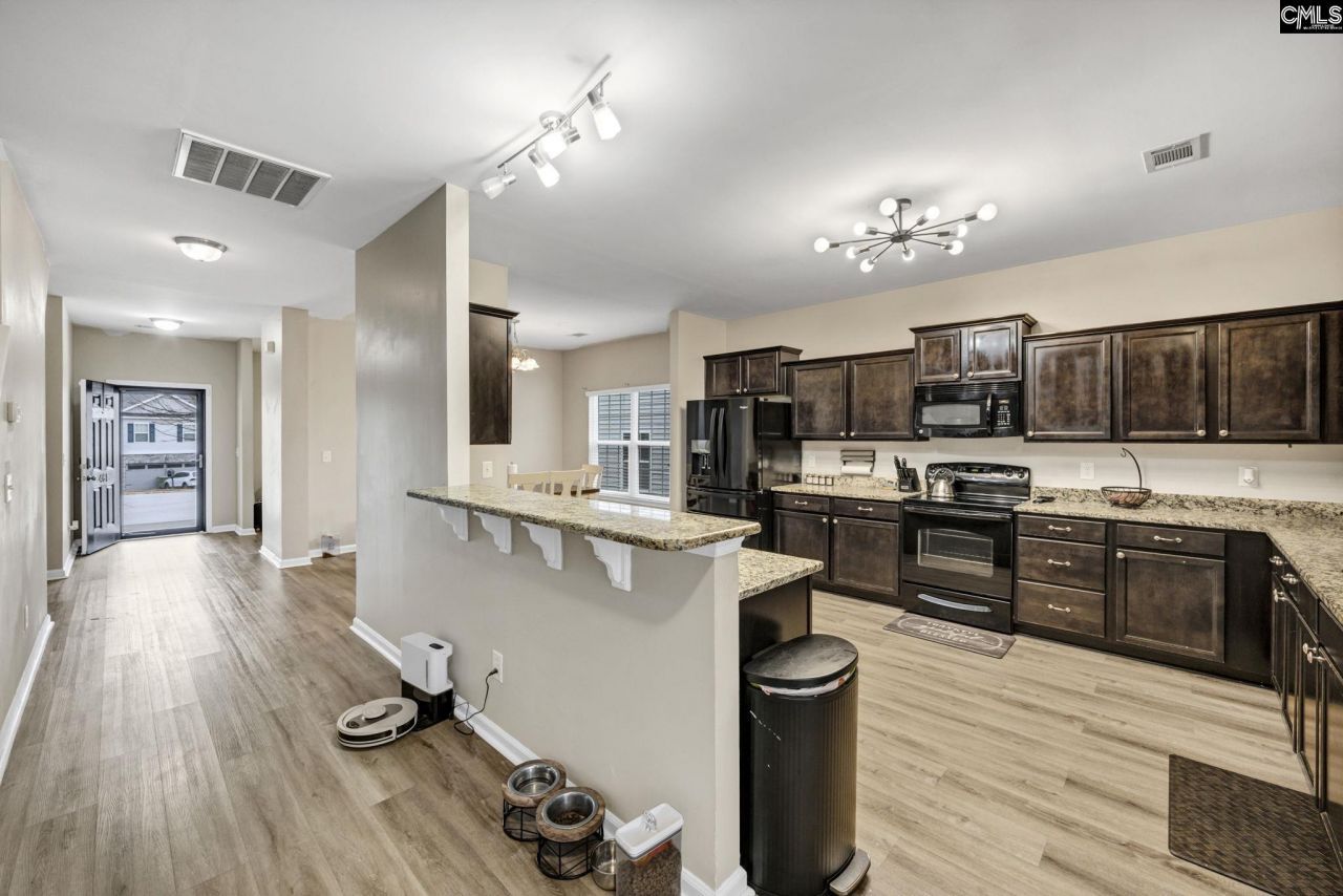 461 Edenhall Drive Photo 12