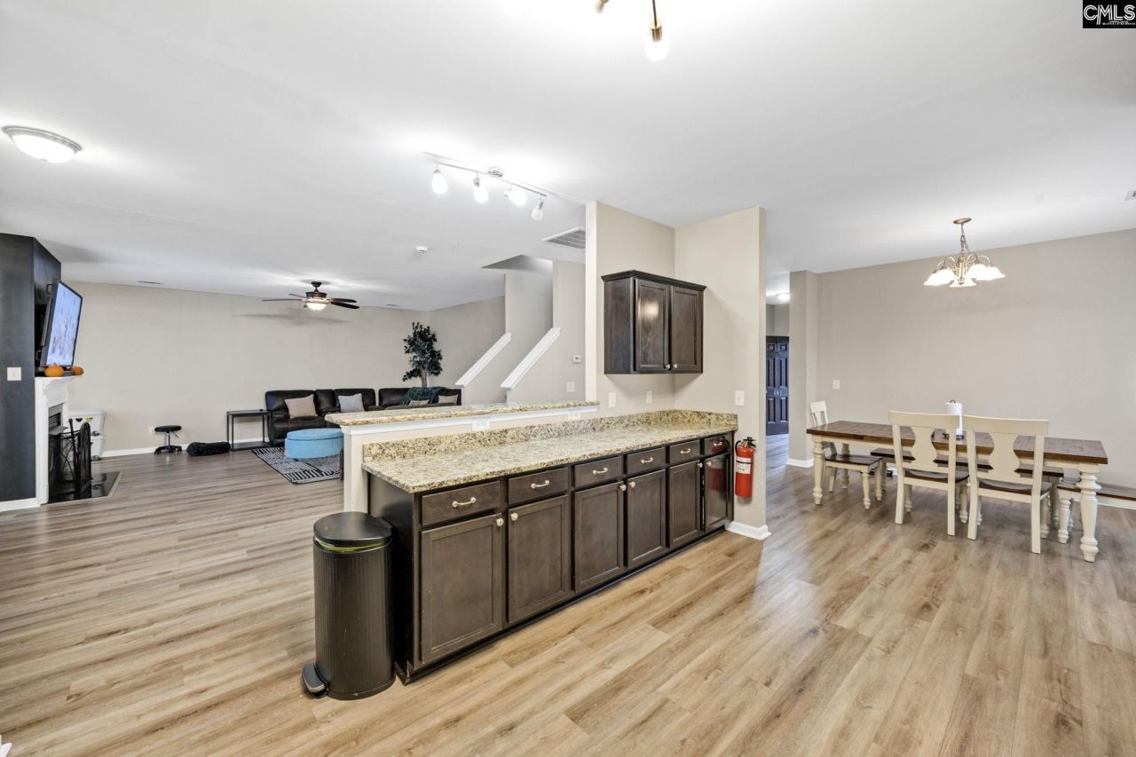 461 Edenhall Drive Photo 15