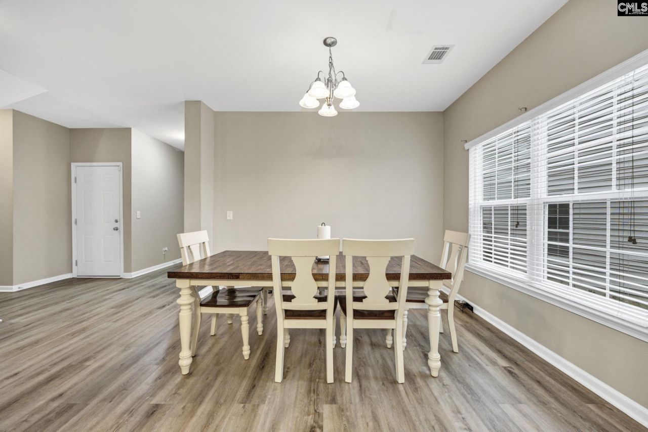 461 Edenhall Drive Photo 9