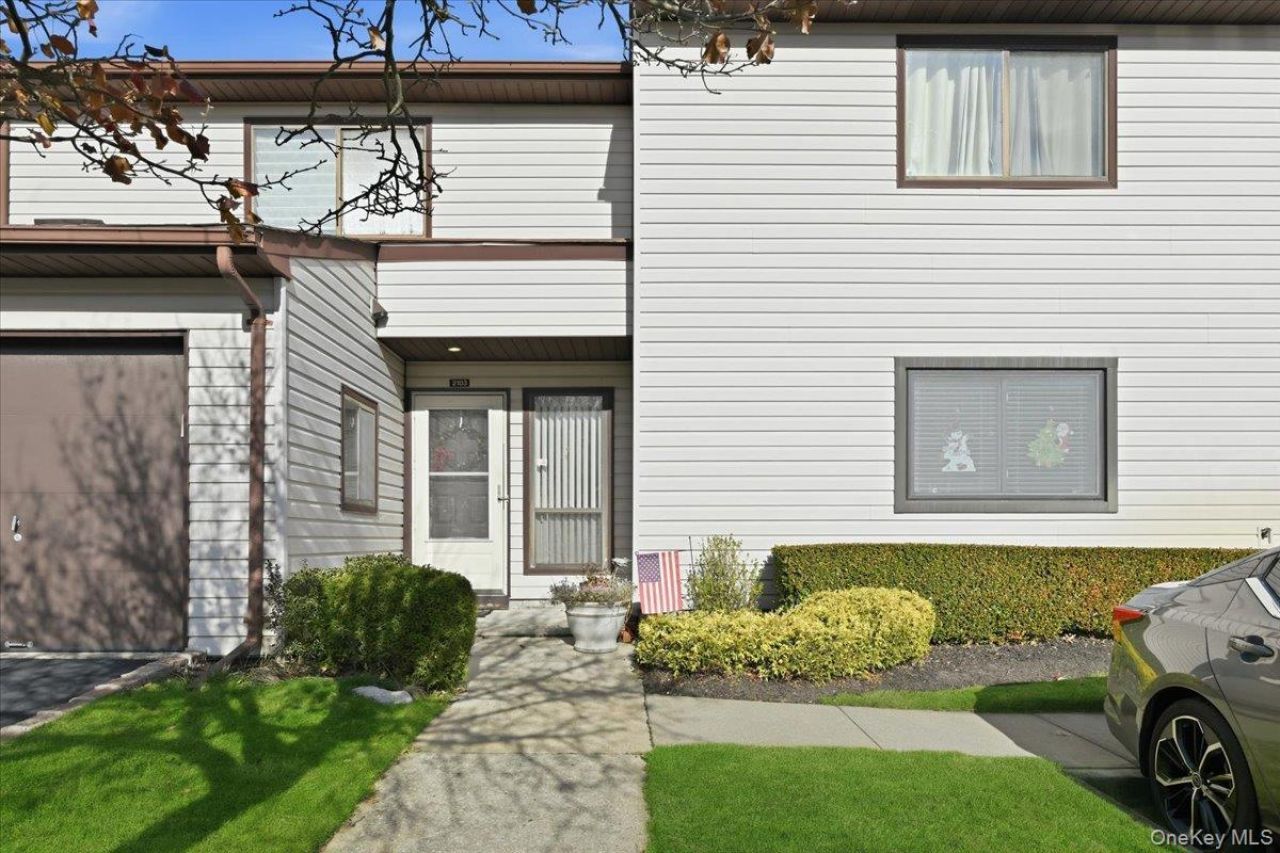 100 Daly Boulevard, Unit 2103, Oceanside, NY 11572 Main Photo