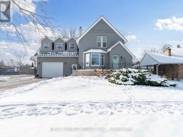 521 Upper Queen Street, London South (South P), ON N6C3T8