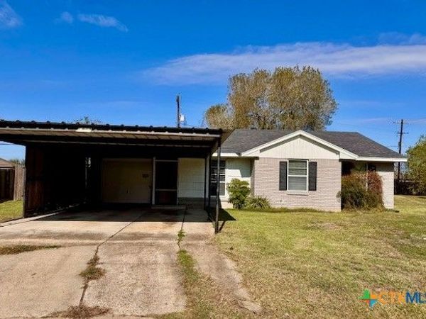 1612 Alamo Drive, Victoria, TX 77901