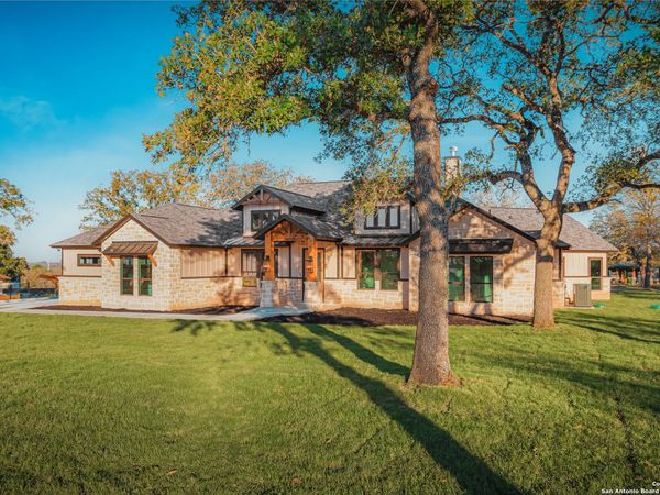 129 Hondo Ridge, La Vernia, TX 78121