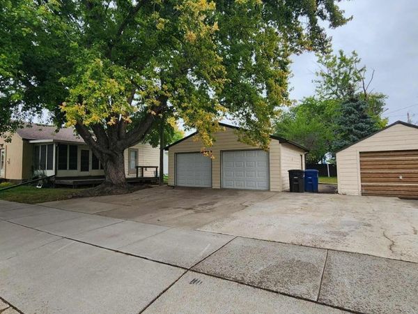 401 E 12th Ave, Mitchell, SD 57301