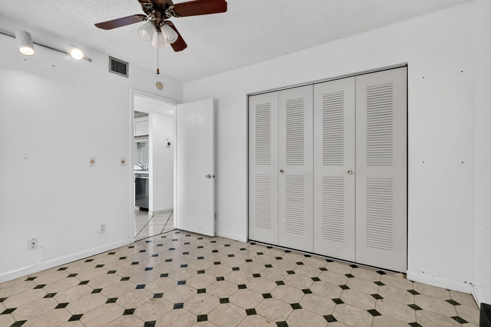 650 SW 124th Terrace, Unit 404 P, Pembroke Pines, FL 33027 Photo