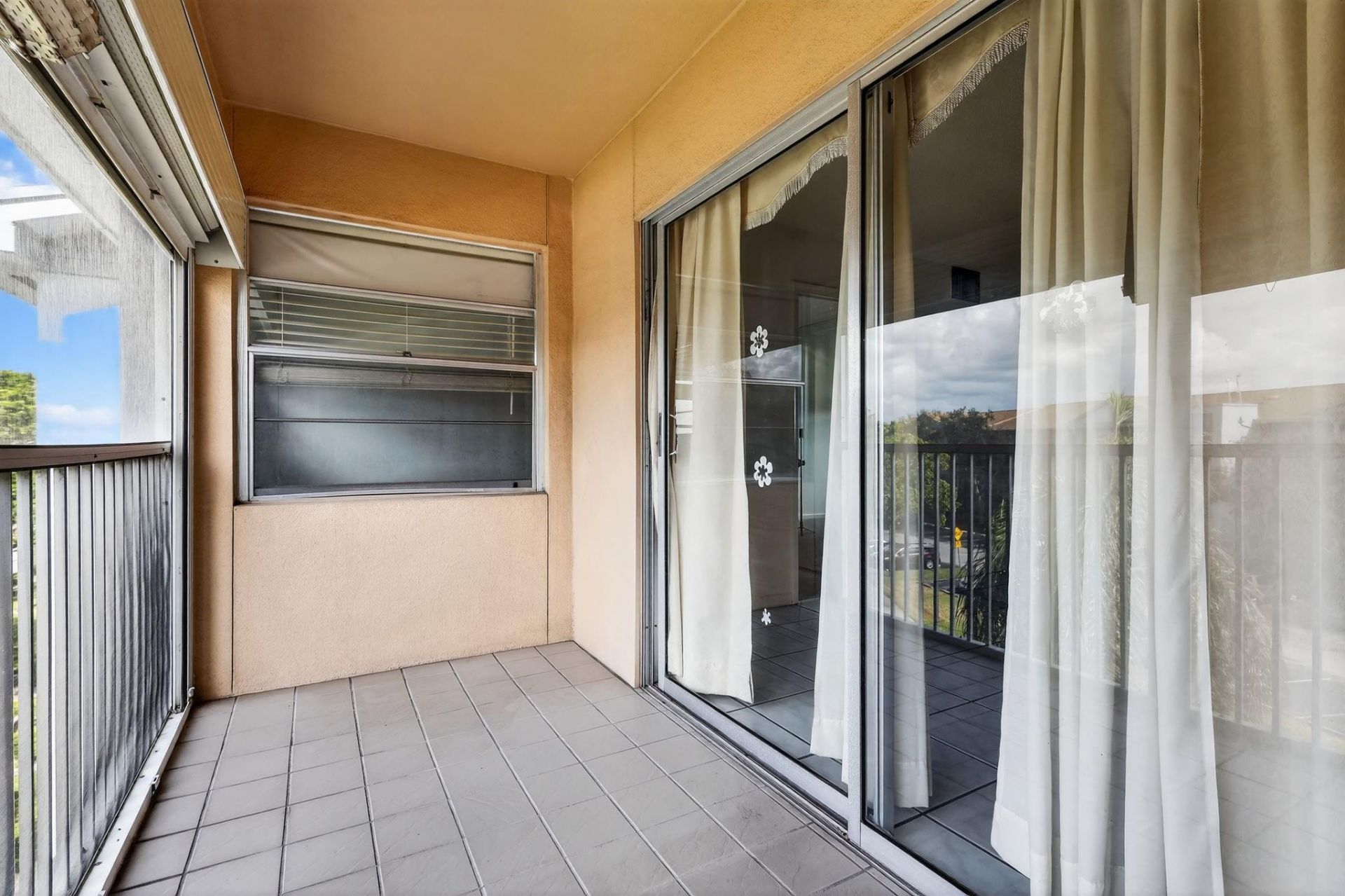 650 SW 124th Terrace, Unit 404 P, Pembroke Pines, FL 33027 Photo
