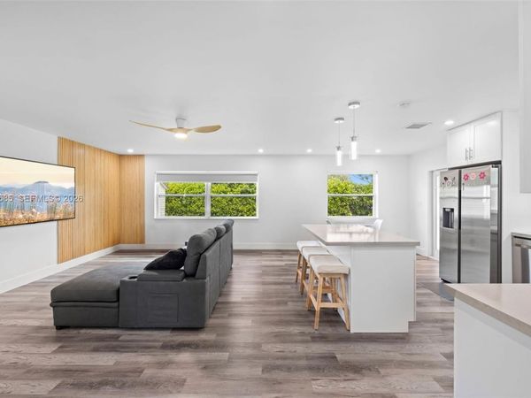 10111 Jamaica Dr, Cutler Bay, FL 33189