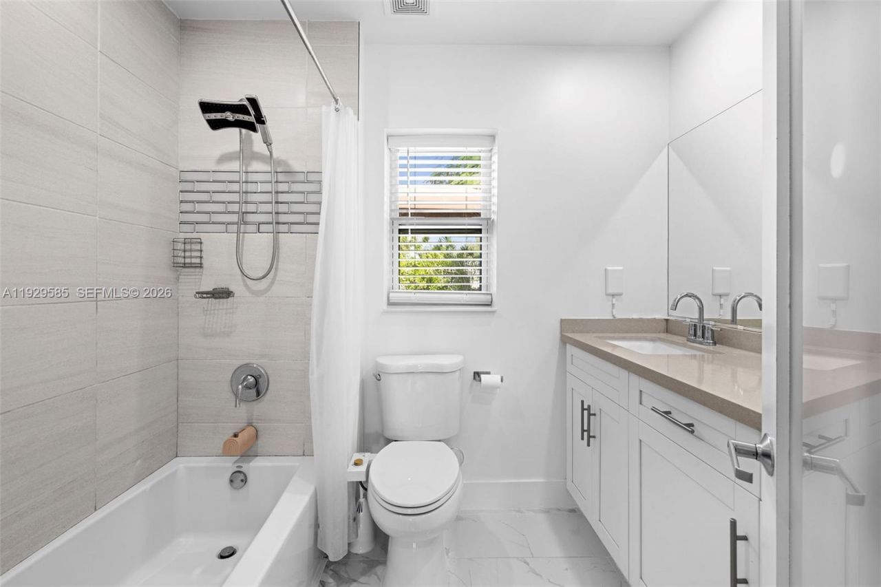 10111 Jamaica Dr, Cutler Bay, FL 33189 Photo