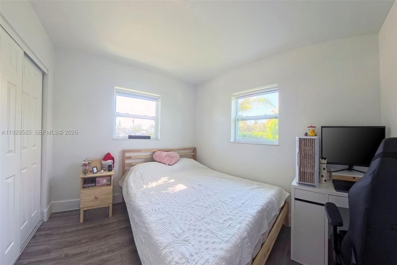 10111 Jamaica Dr, Cutler Bay, FL 33189 Photo