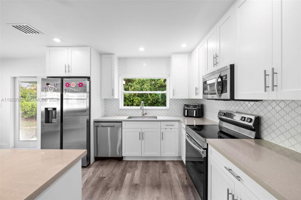 10111 Jamaica Dr, Cutler Bay, FL 33189 Photo