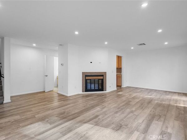 31315 The Old Road, Unit D, Castaic, CA 91384