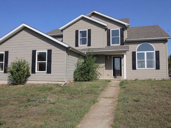 901 Brighton Street, Mackinaw, IL 61755