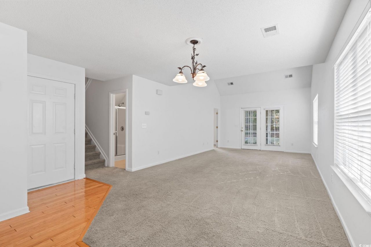 195 Pembroke Ln. Photo 11