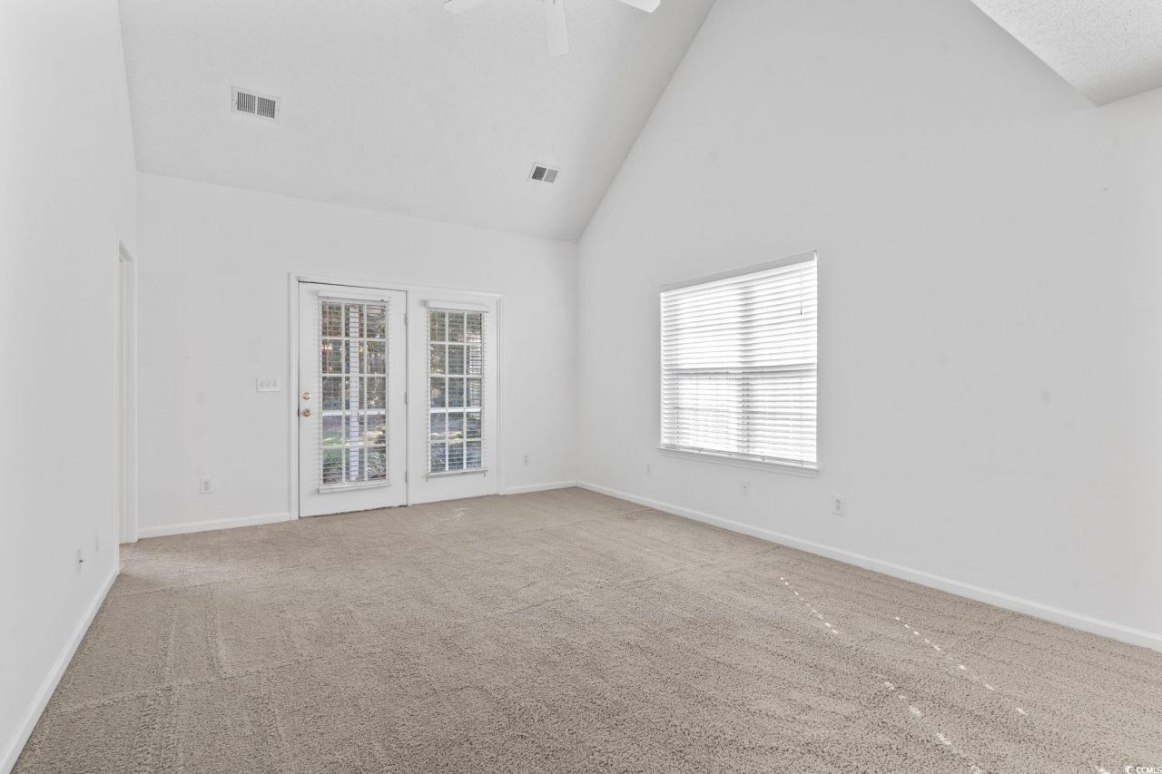 195 Pembroke Ln. Photo 15