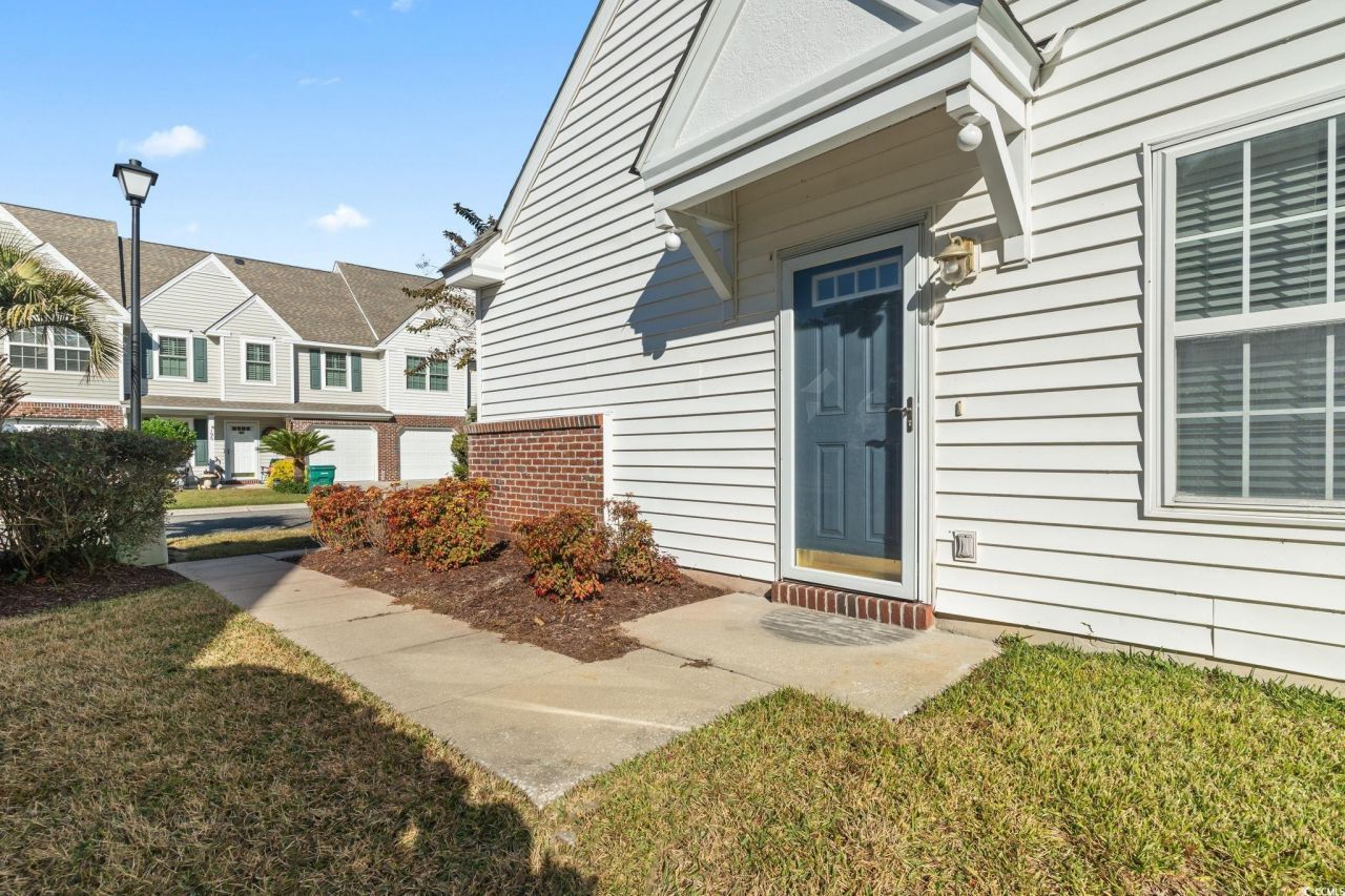 195 Pembroke Ln. Photo 34