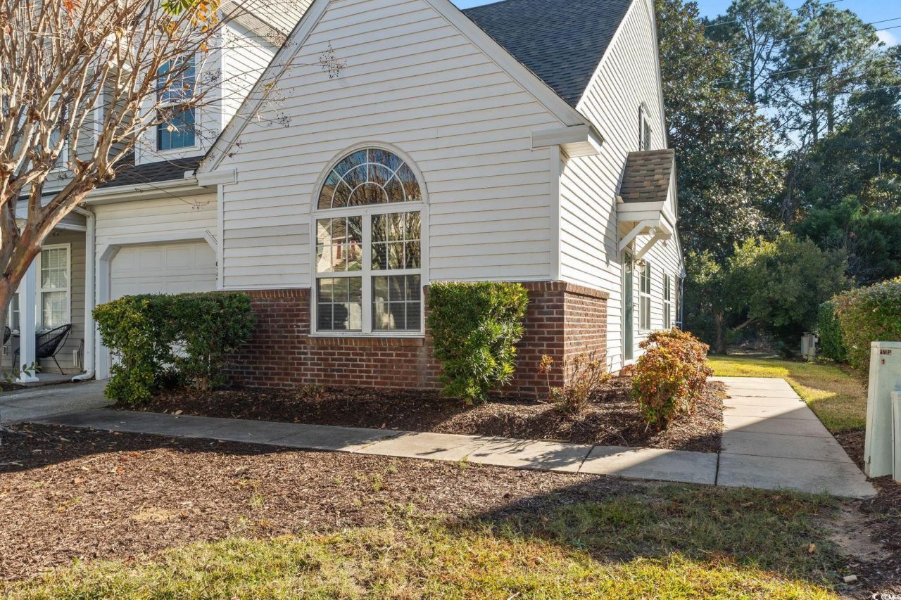 195 Pembroke Ln. Photo 35