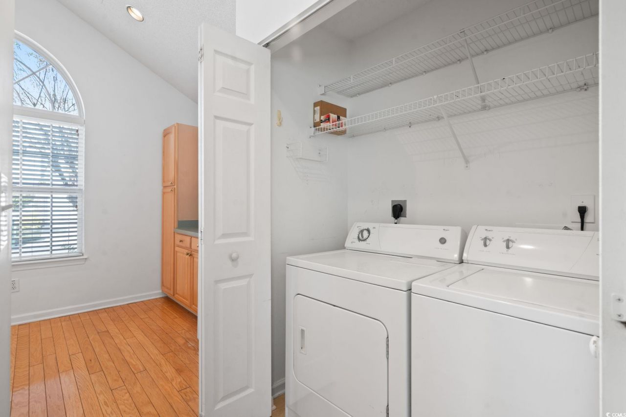 195 Pembroke Ln. Photo 9