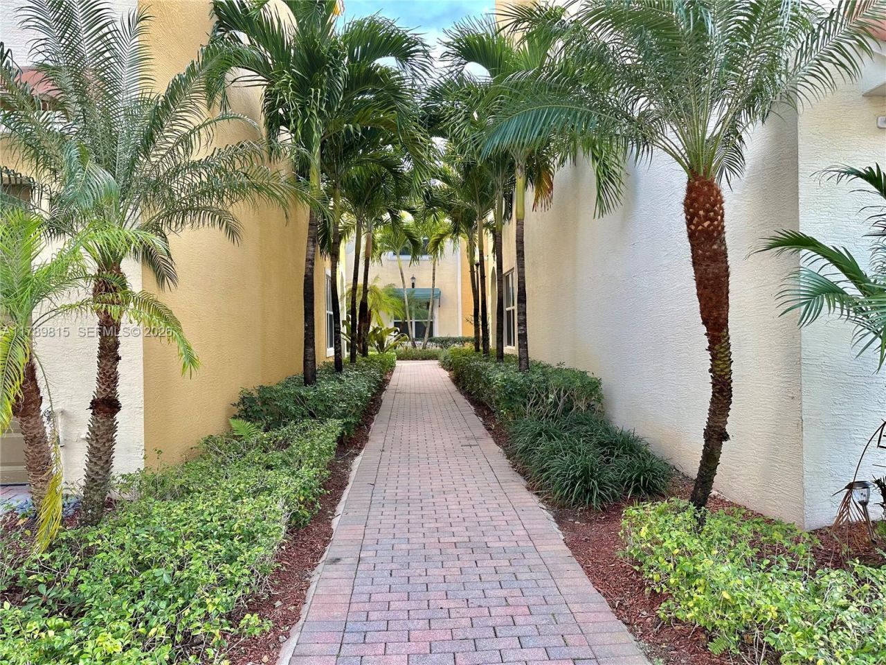 12463 NW 17th Ct, Pembroke Pines, FL 33028 Photo