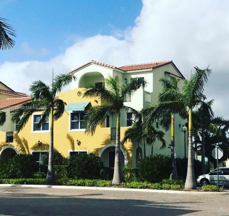 12463 NW 17th Ct, Pembroke Pines, FL 33028 Photo