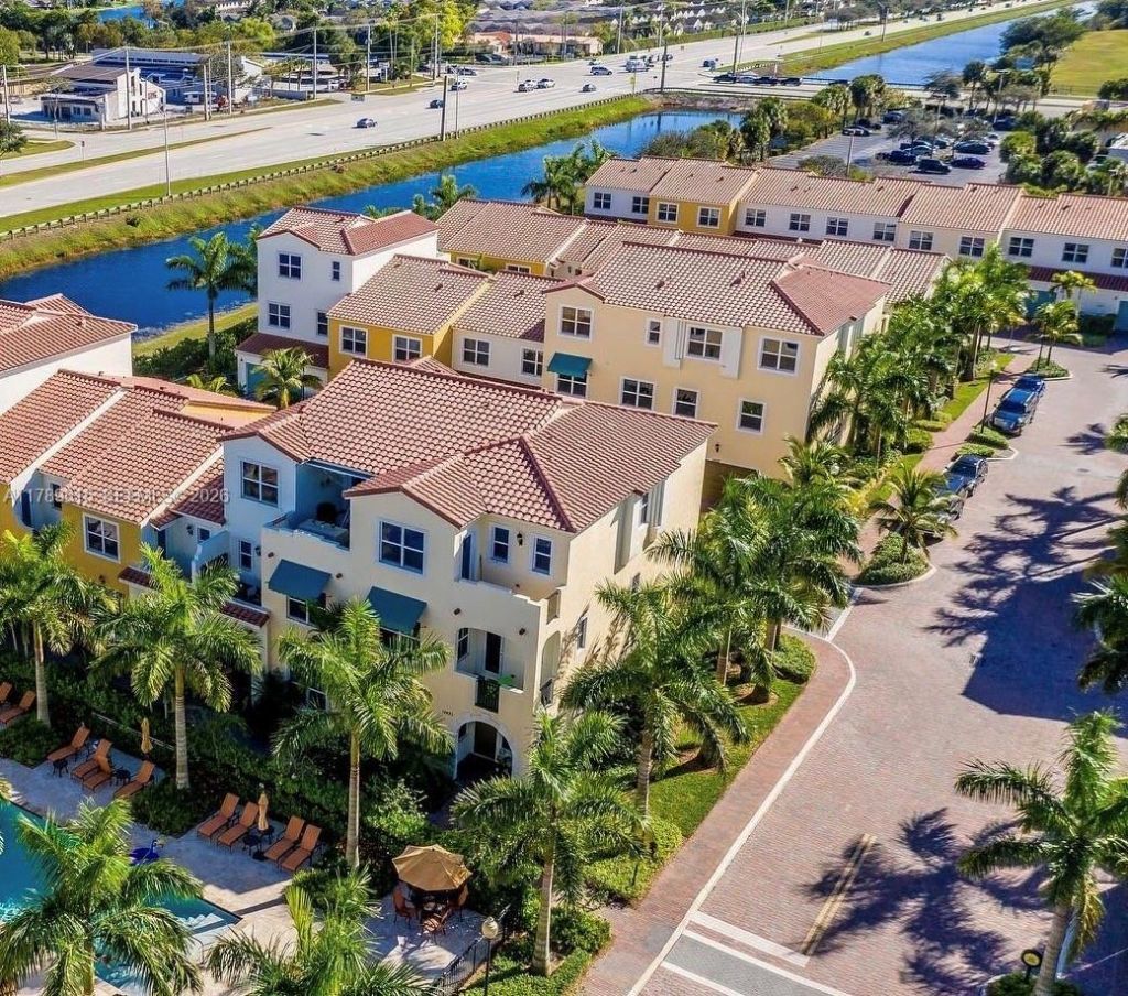 12463 NW 17th Ct, Pembroke Pines, FL 33028 Photo